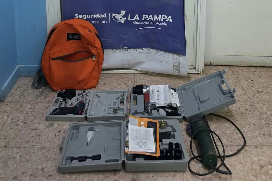 Detuvieron a dos hombres por un robo de herramientas