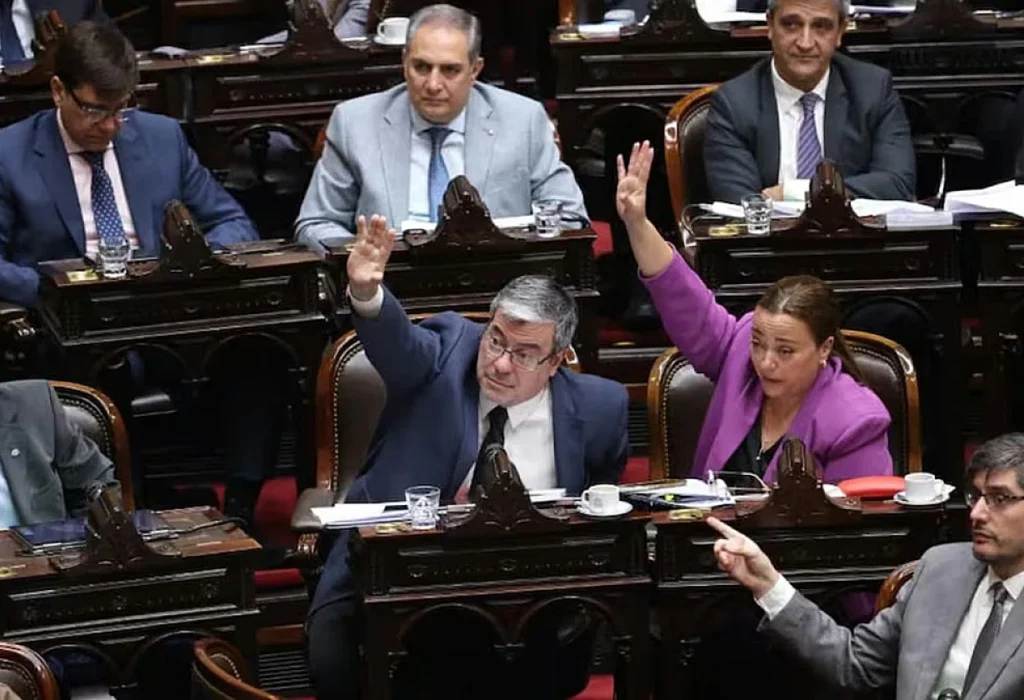 Diputados que ayudaron a bloquear la sesión contra el DNU 70/23