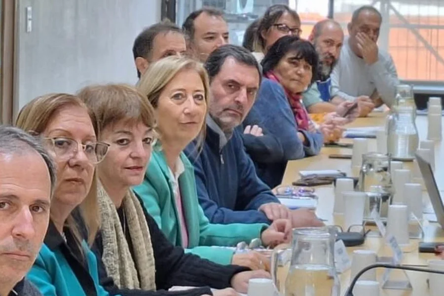 Docentes bonaerenses acordaron un aumento salarial del 6%