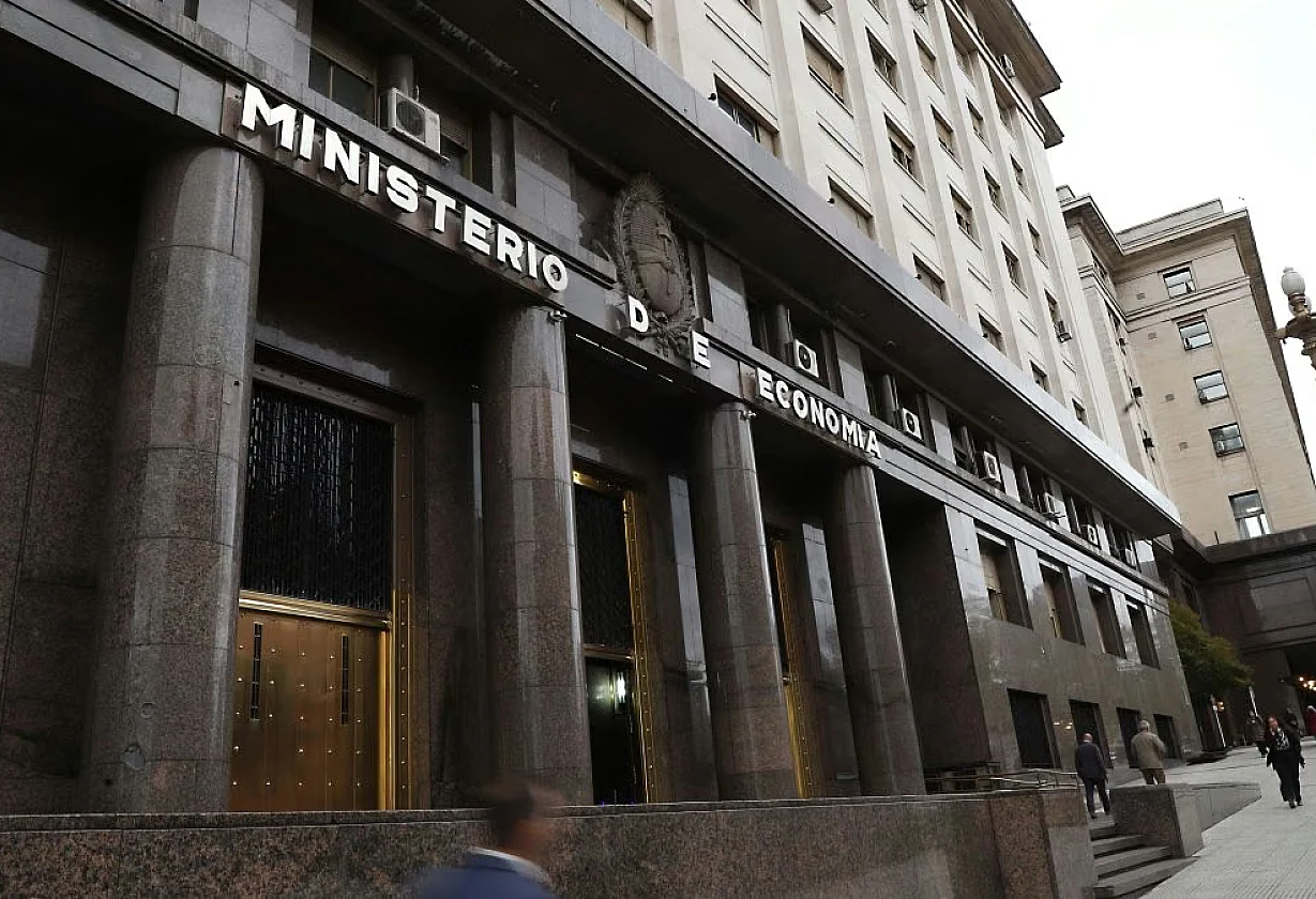 Economía busca renovar deuda por billones