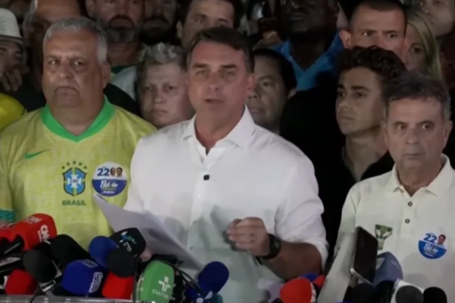 Flávio Bolsonaro rechaza triunfo de Lula