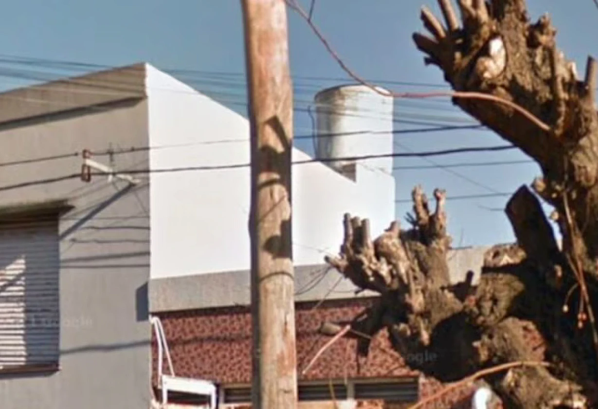 Hombre murió al caer del techo en La Plata