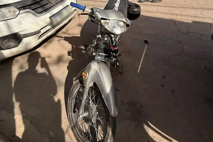 Hospitalizaron a un joven tras caer de su moto en Realicó