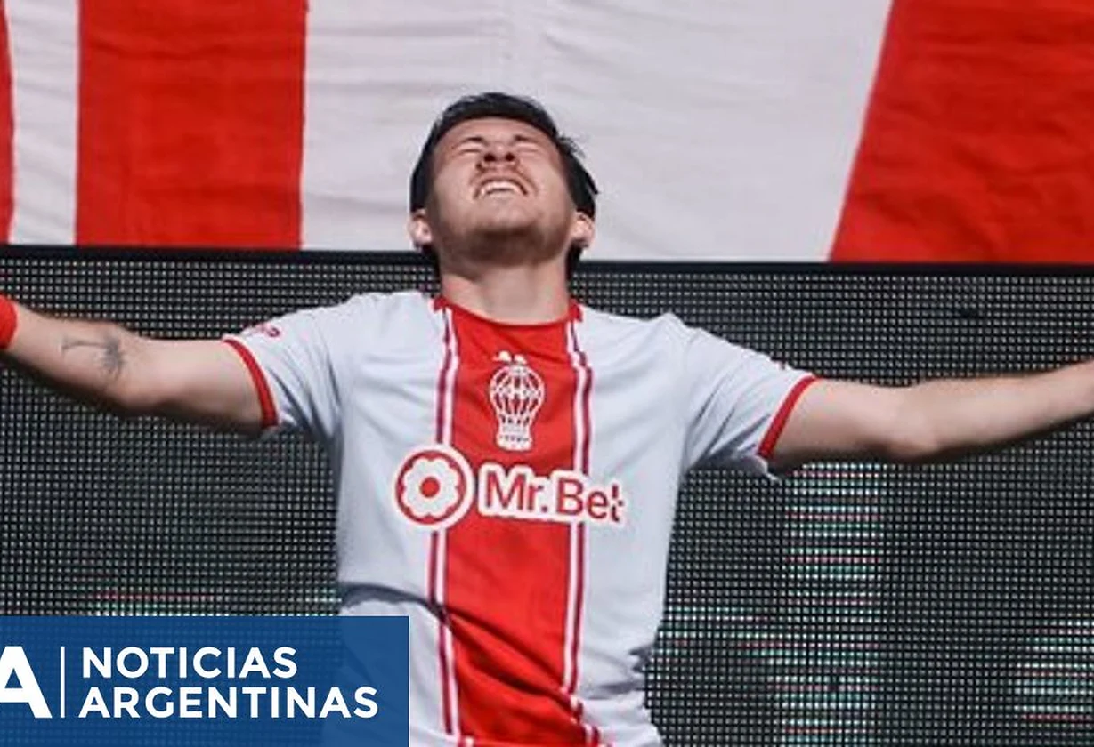 Huracán venció a Aldosivi y se acerca a la punta