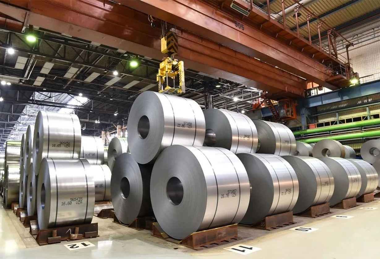 Industria y construcción siguen en baja en agosto