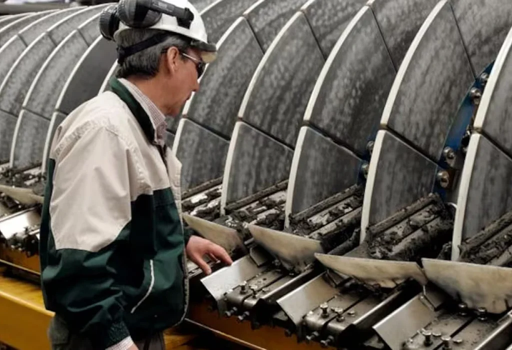 La actividad rebotó, pero la inversión cayó 5,4%
