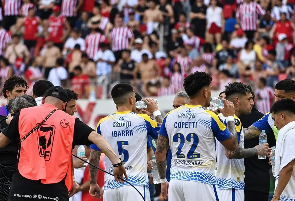 La AFA suspendió a jugadores por la Supercopa