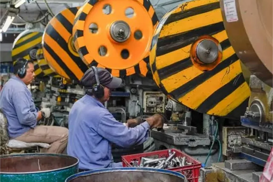 La industria bonaerense perdió 30 mil empleos