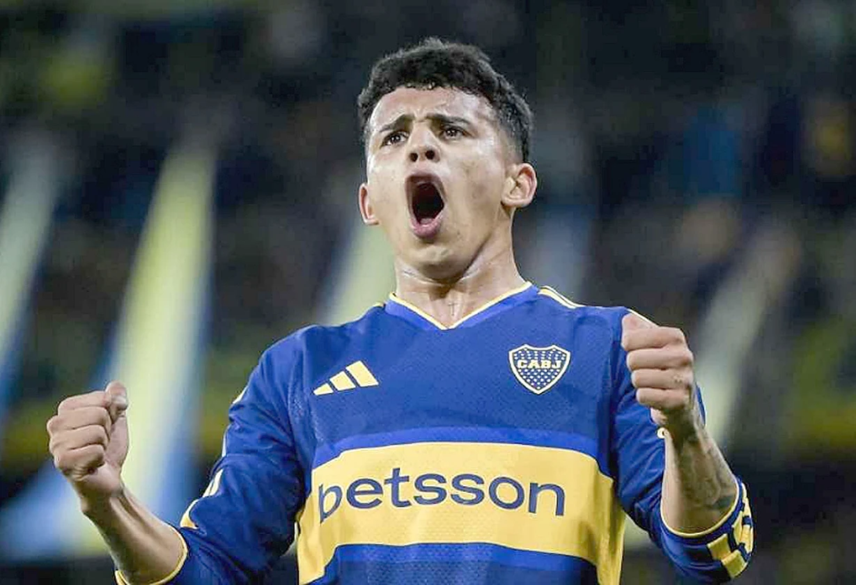 Leonel Flores marcó un doblete en Boca