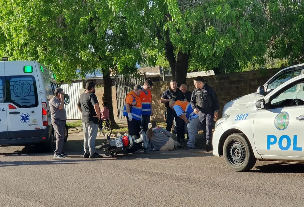 Madre e hija hospitalizadas tras chocar con un perro