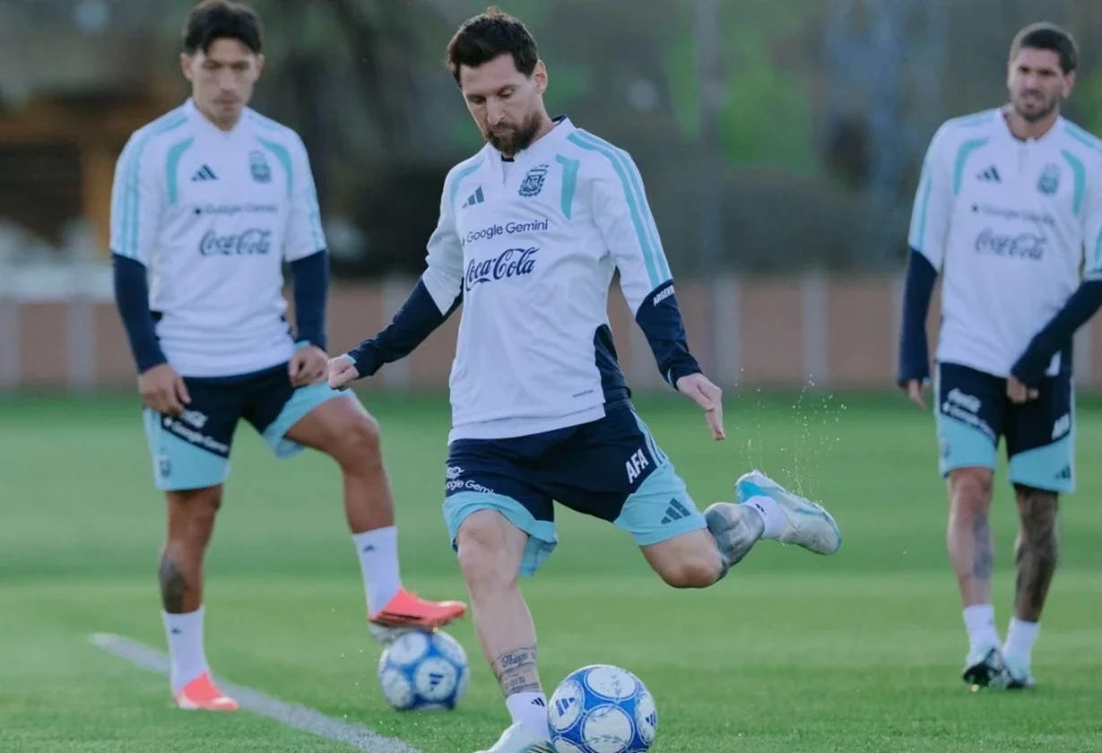Messi entrenó con Argentina antes de su despedida