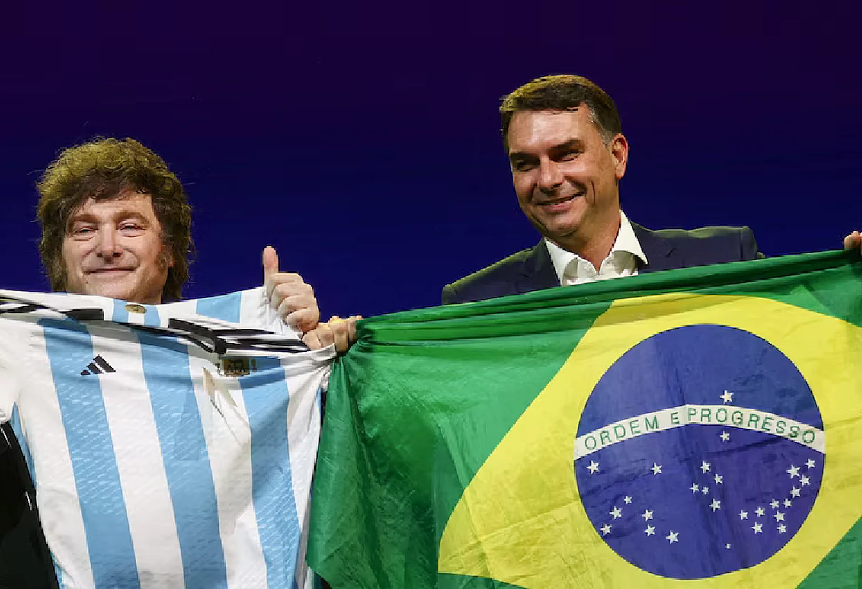 Milei felicitó a Flávio Bolsonaro tras la primera vuelta