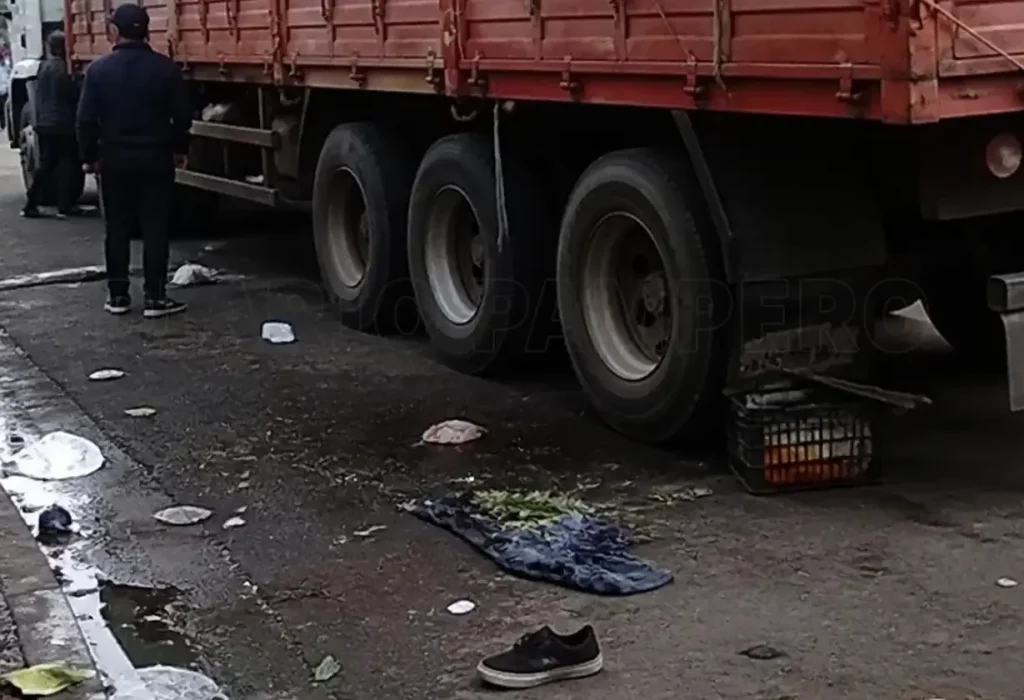 Mujer murió arrollada por un acoplado en el Mercado Central