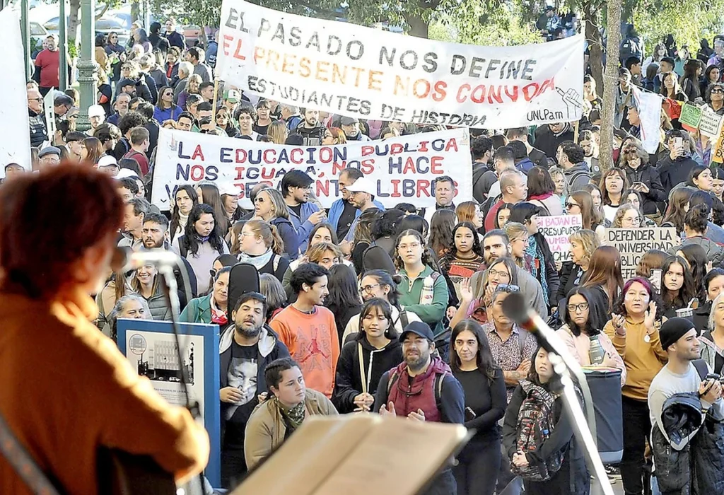Nueva marcha universitaria en La Pampa