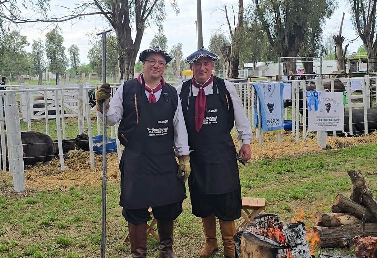 Pareja de Ingeniero Luiggi ganó la Expo Castex