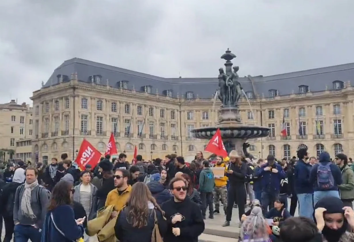 Protestas en Francia: 135 detenidos y 70.000 policías
