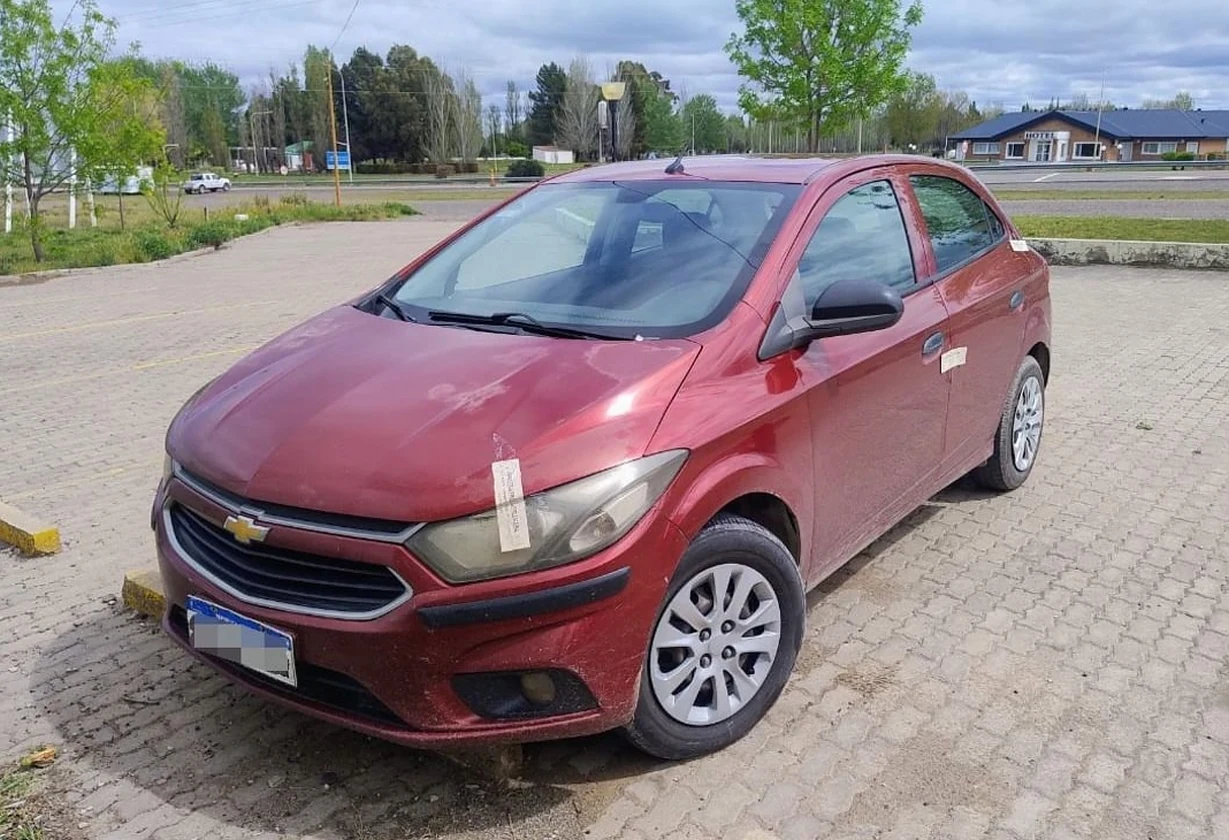 Recuperan un auto robado en Casa de Piedra