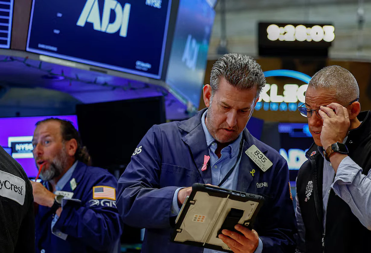 Riesgo país subió 6% y cayeron acciones argentinas