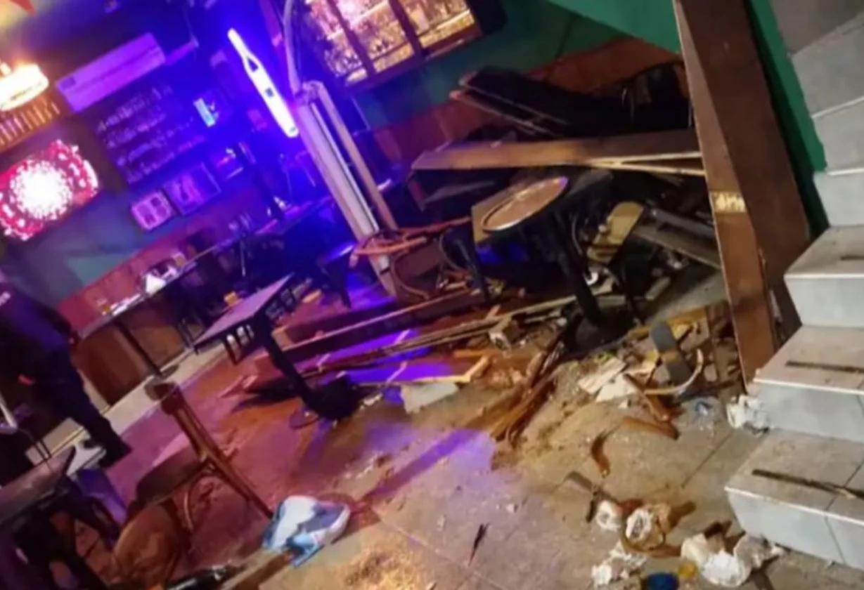 Se derrumbó un entrepiso en un bar de Paraná