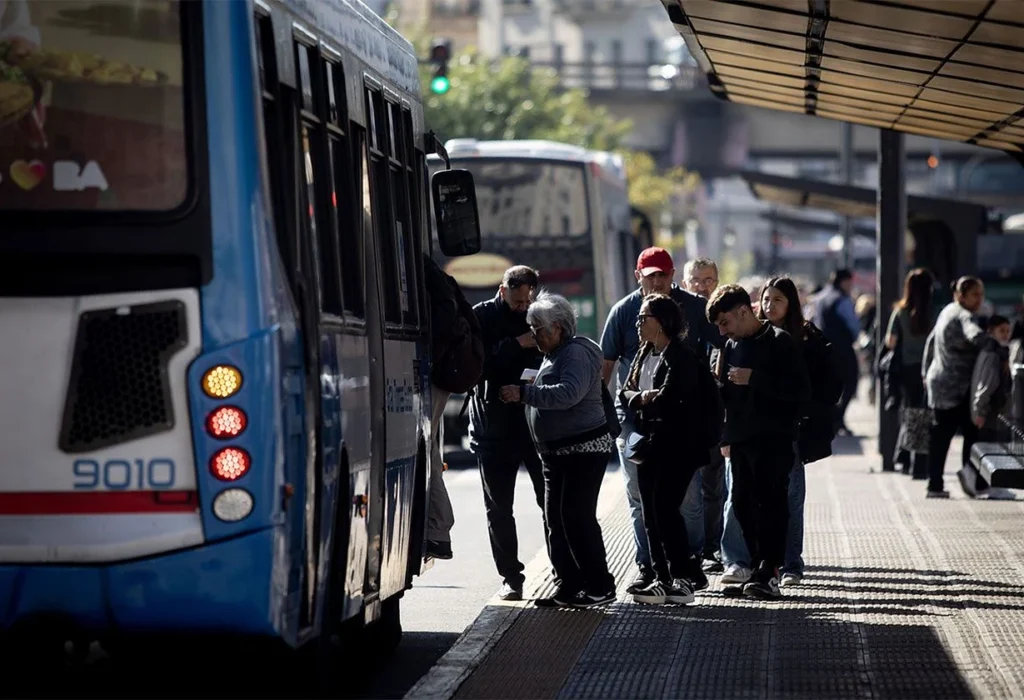 Servicios públicos subieron 15 puntos sobre la inflación
