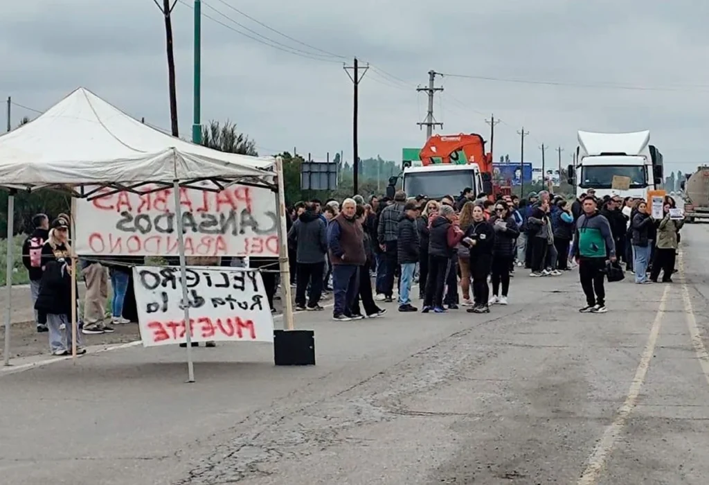 Vecinos cortaron la Ruta 151 por el mal estado