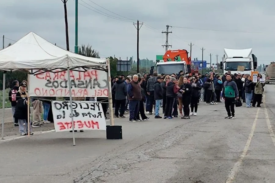 Vecinos cortaron la Ruta 151 por el mal estado