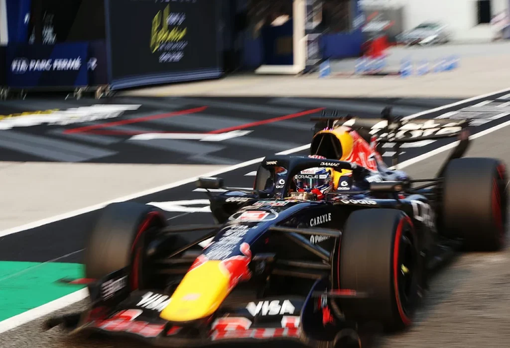 Verstappen ganó en Bahréin y Colapinto terminó 13°
