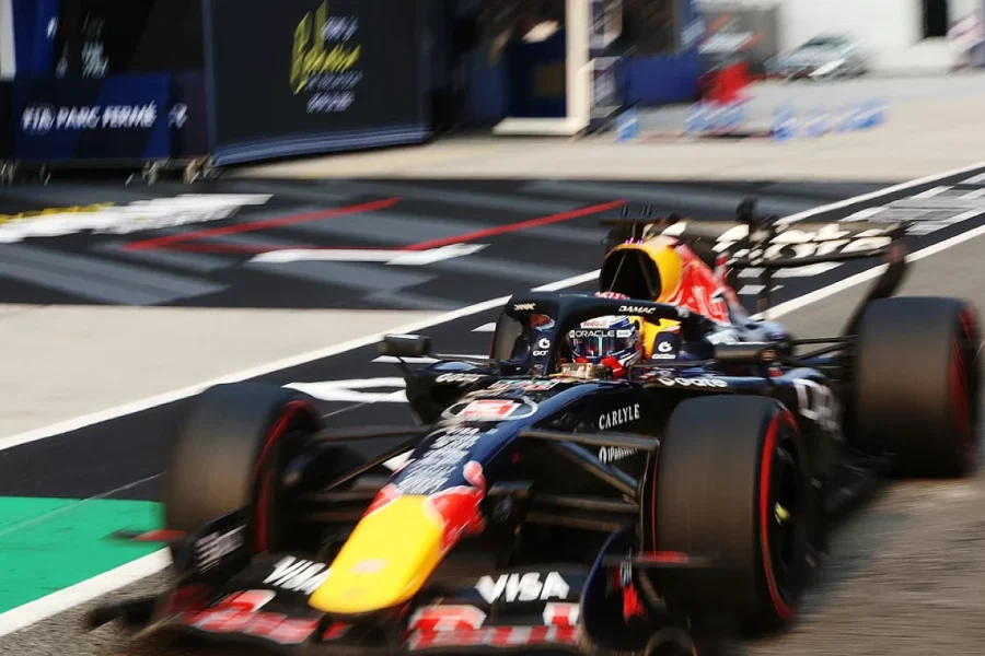 Verstappen ganó en Bahréin y Colapinto terminó 13°
