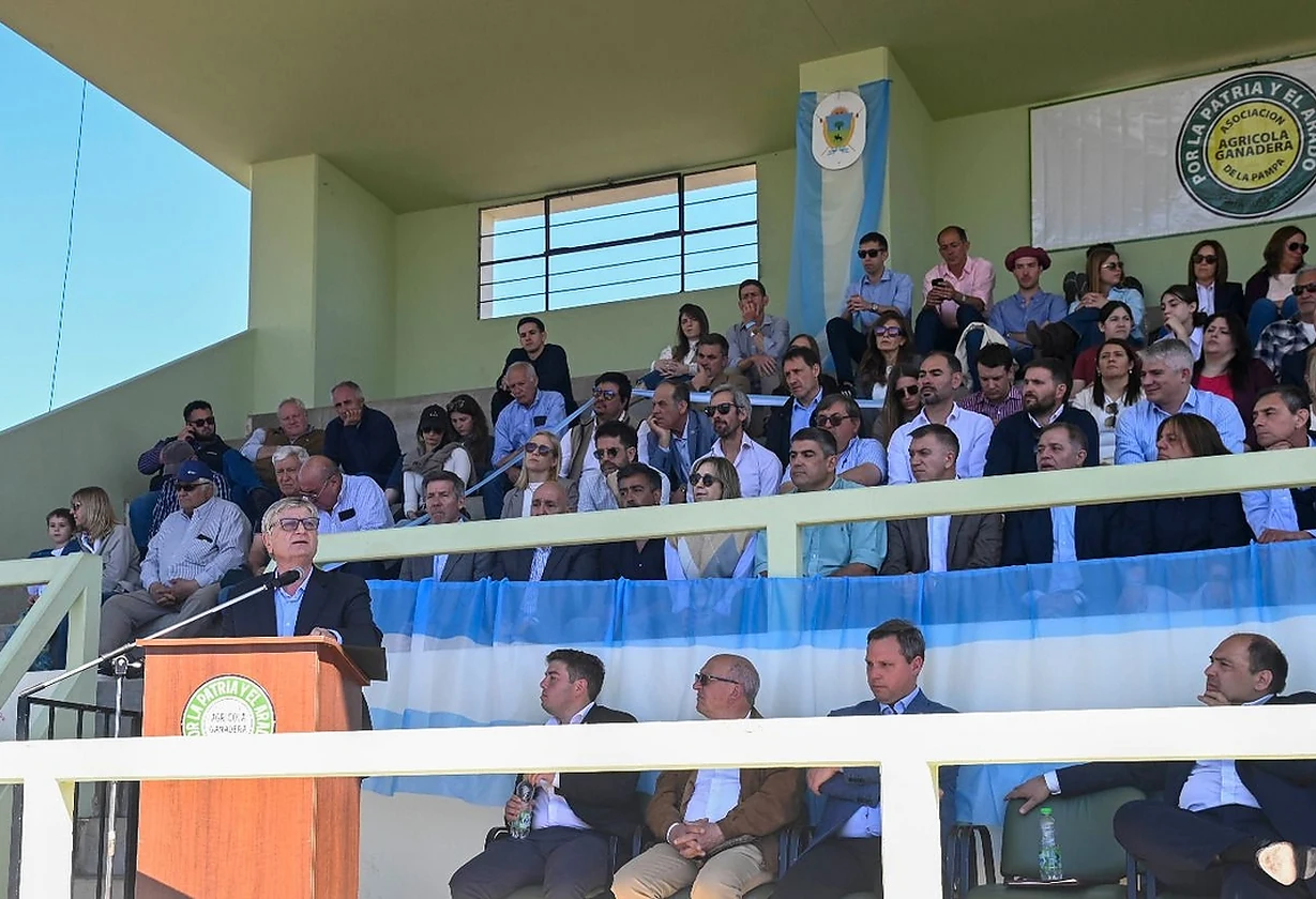 Ziliotto anunció créditos y obras para el campo
